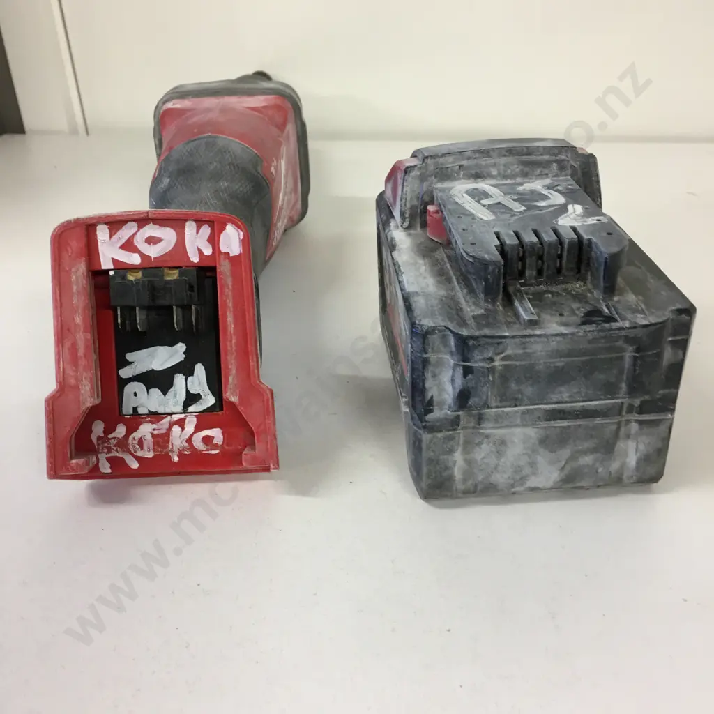 Milwaukee M18 FUEL Cordless Die Grinder With 9.0Ah Battery Image 1++