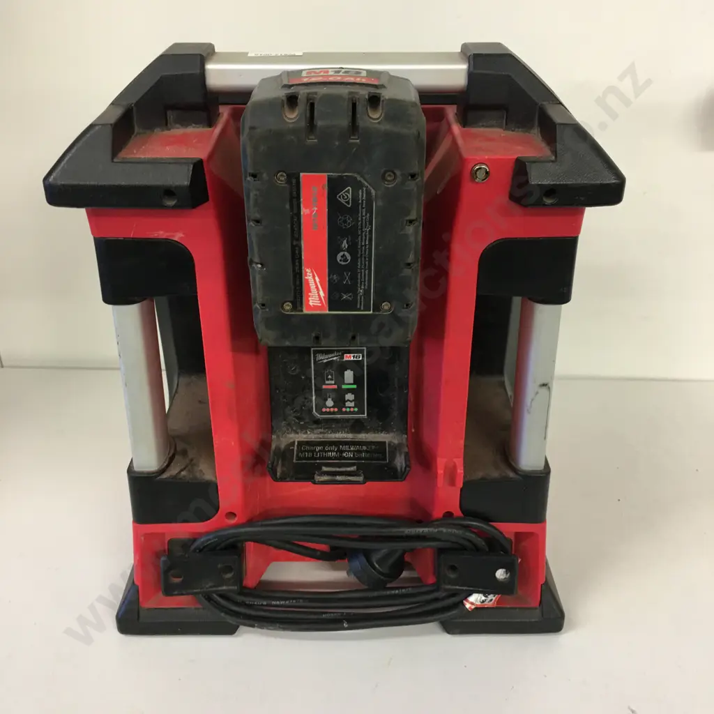 Milwaukee M18 Radio & Charger With Bluetooth & 12.0Ah Battery Image 1++
