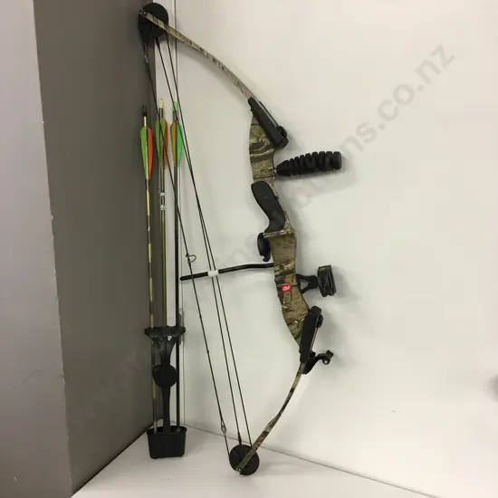 PSE Archery Deer Compound Bow, RH Camo With 3 Arrows & Carrier