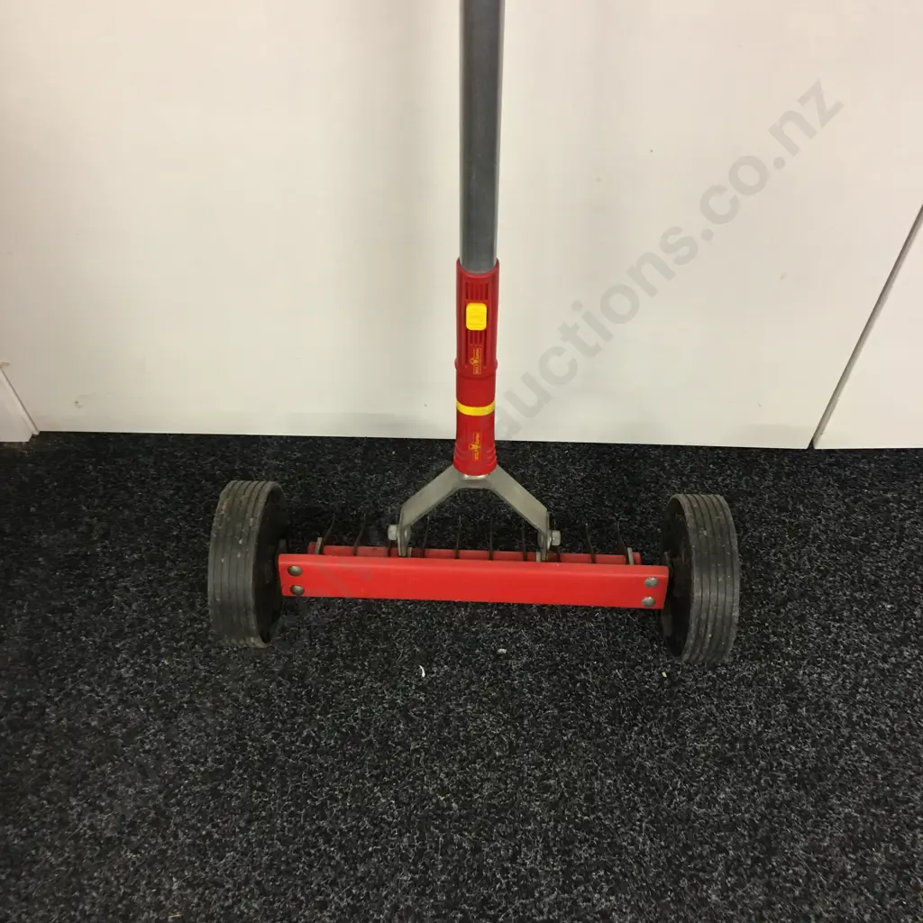 WOLF-Garten Roller Scarifying Rake With ZMi12 Aluminium Multi-Star Handle 118cm Image 1++