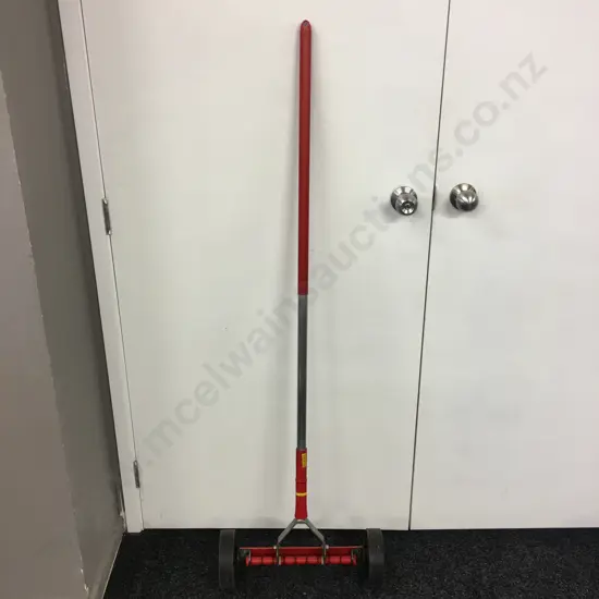 WOLF-Garten Roller Scarifying Rake With ZMi12 Aluminium Multi-Star Handle 118cm