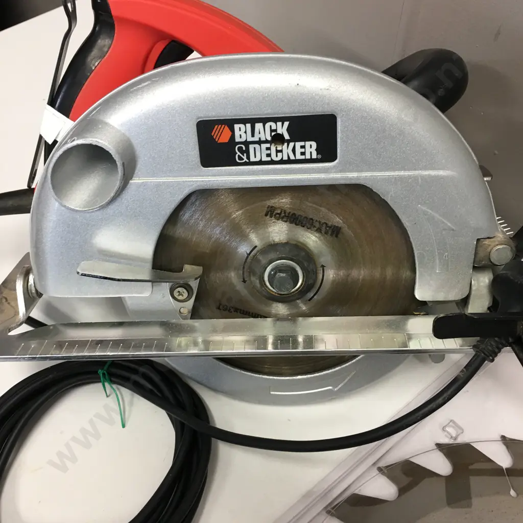 Black & Decker Circular Saw 1500w CS718-XE With Blade 315x3.2/2.0x30cm Image 1++