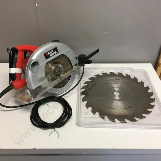 Black & Decker Circular Saw 1500w CS718-XE With Blade 315x3.2/2.0x30cm