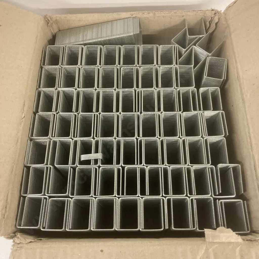 Omer BCS2-2532 Galvanized Staples, 32mm, 16 Gauge, Part Box of 10,000 Image 1++