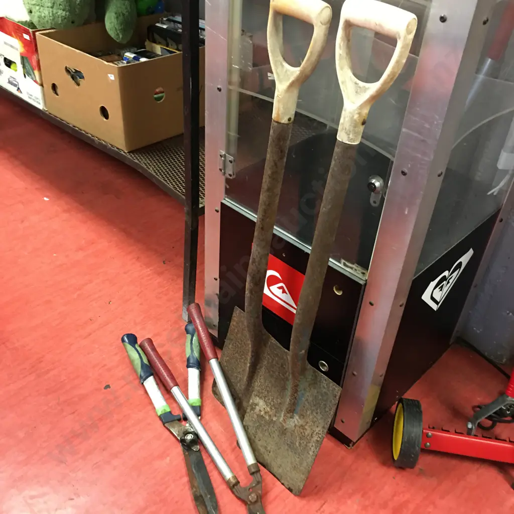 Pair of Garden Spades, Pruners & Loppers Image 1++