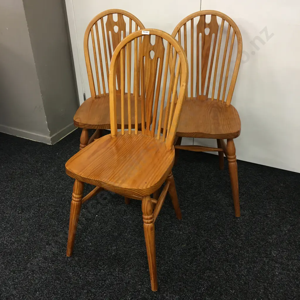 Set of 3 Windsor Dining Chairs Image 1++