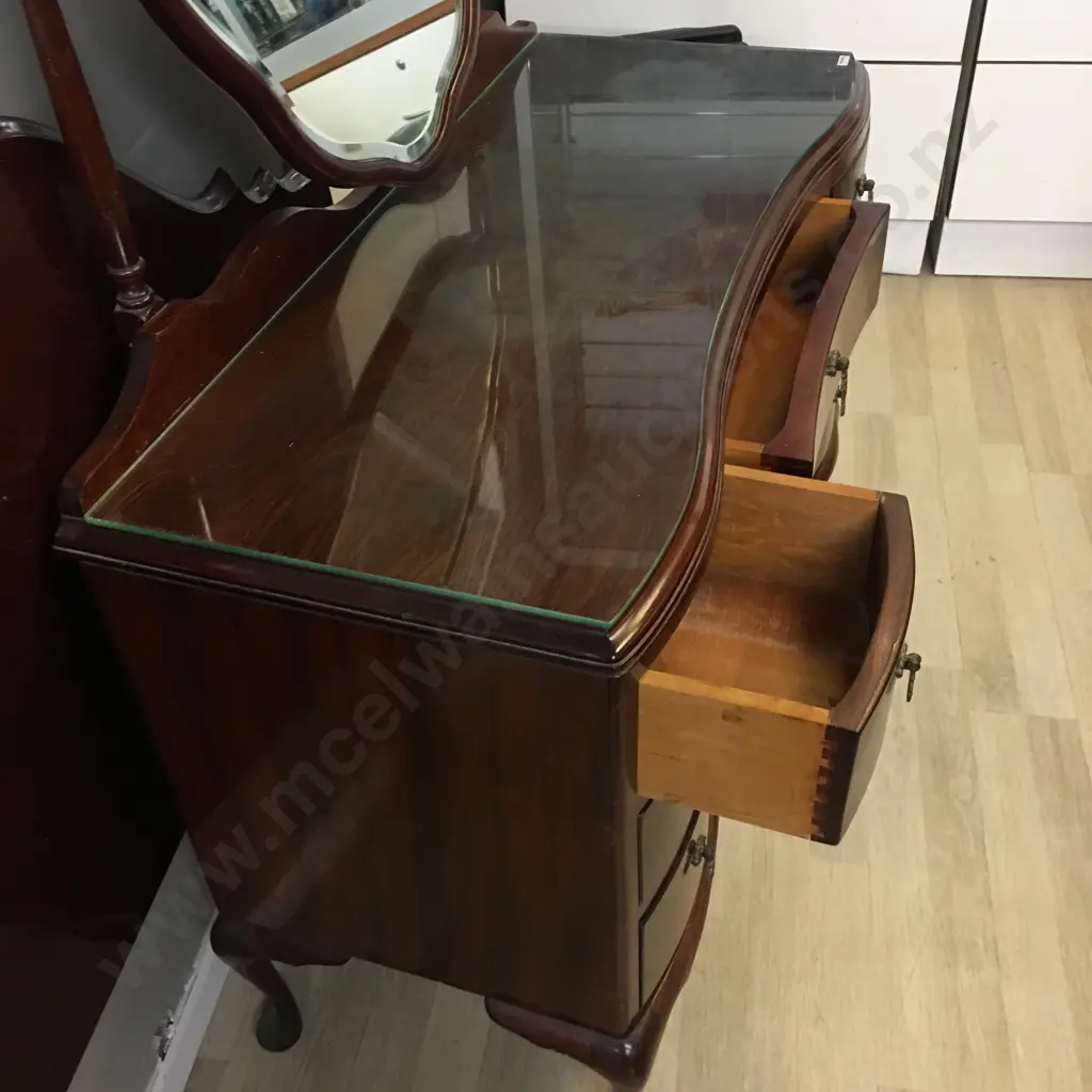 Solid Mahogany 5 Drawer Dressing table, Serpentine Front, Cabriole Legs, With 137cm Headboard Image 1++