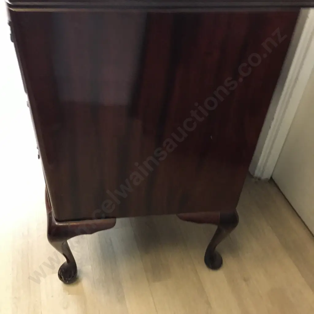 Solid Mahogany 5 Drawer Dressing table, Serpentine Front, Cabriole Legs, With 137cm Headboard Image 1++