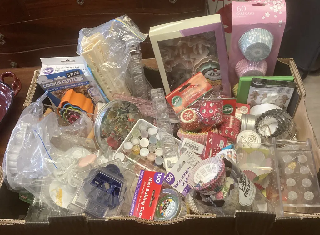 Cake Decorating Sundries Including Cookie Cutters, Cake Cases Etc Image 1++