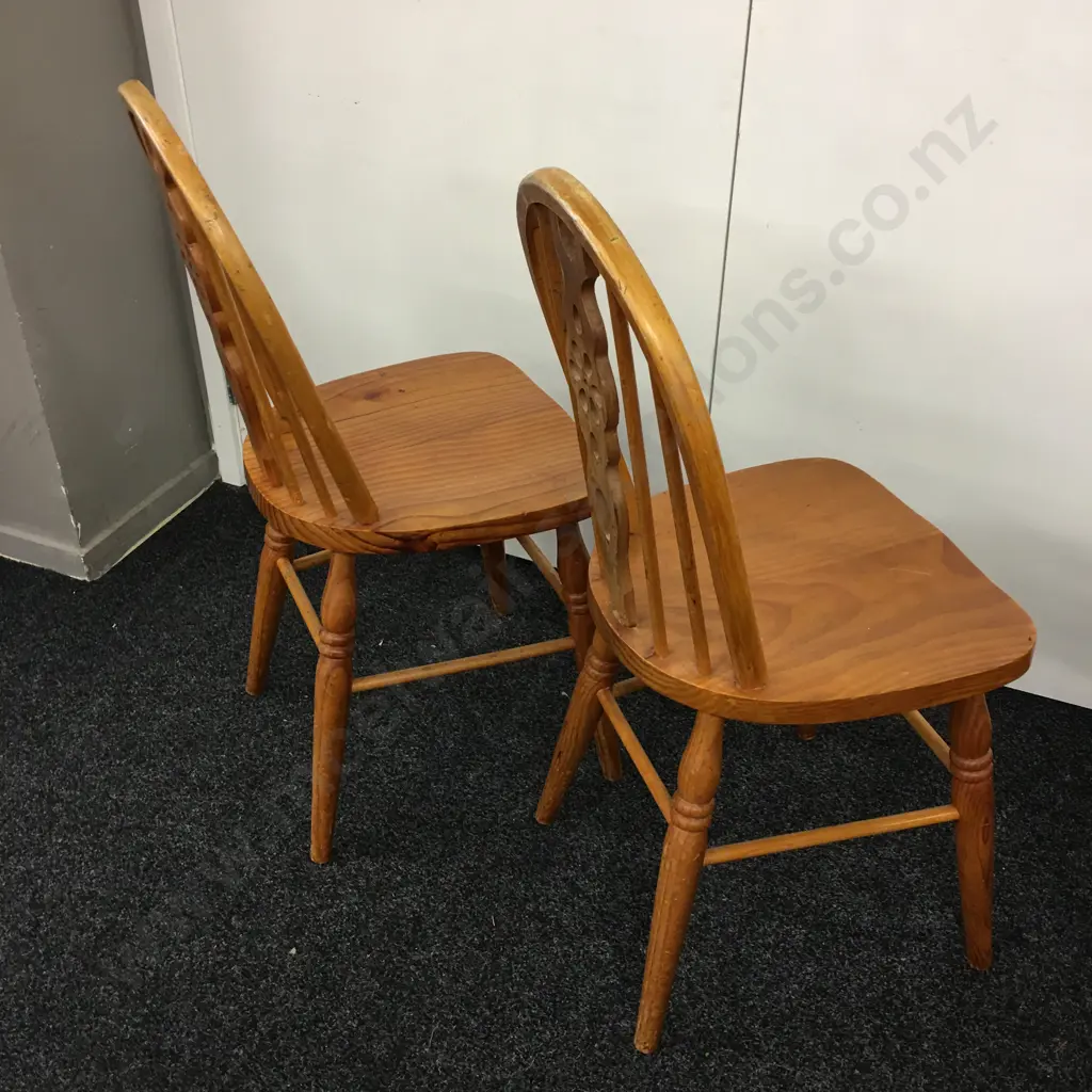 Pair of Vintage Amish Wheel Fiddleback Windsor Dining Room Chairs Image 1++