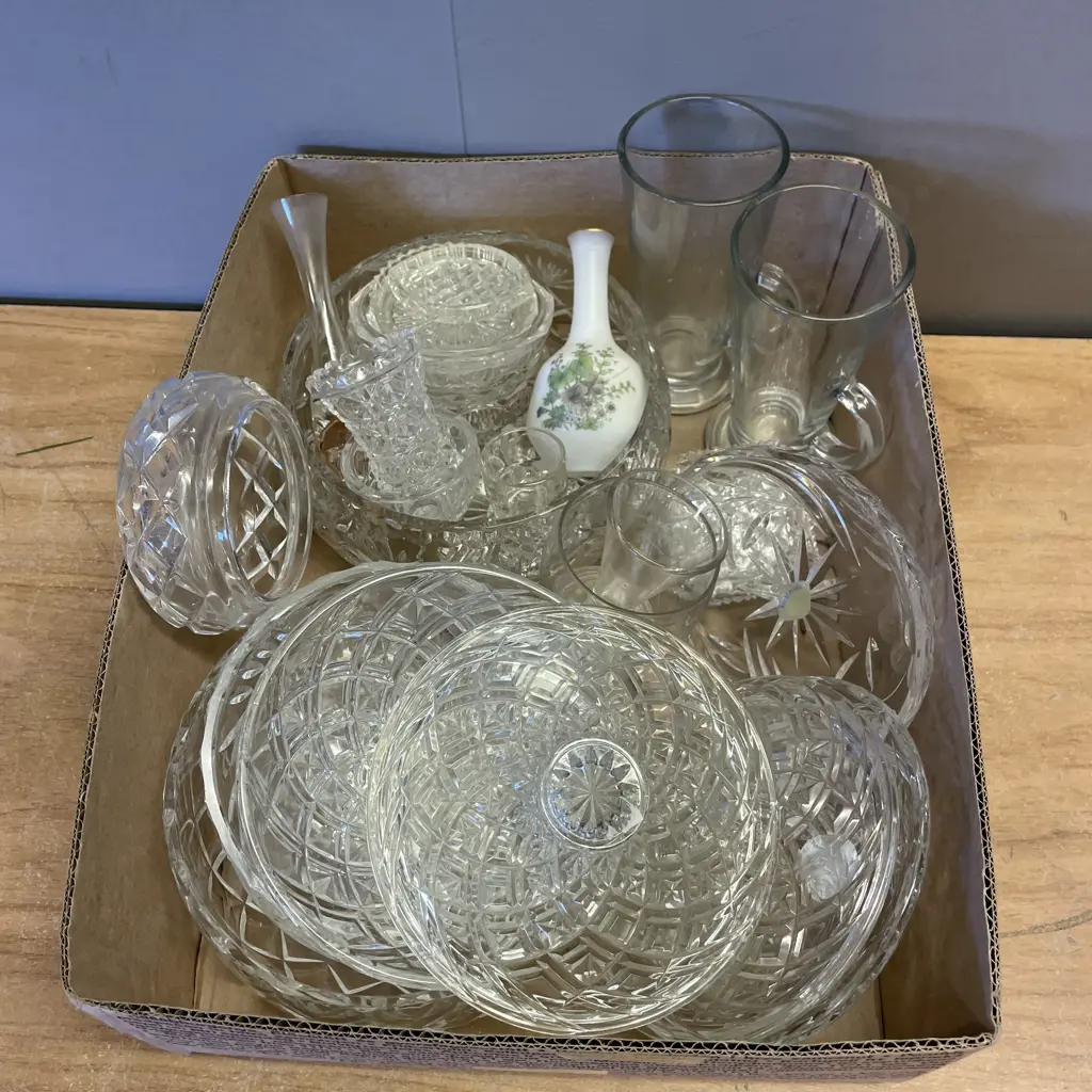 Box of Assorted Crystal and Glassware Image 1++