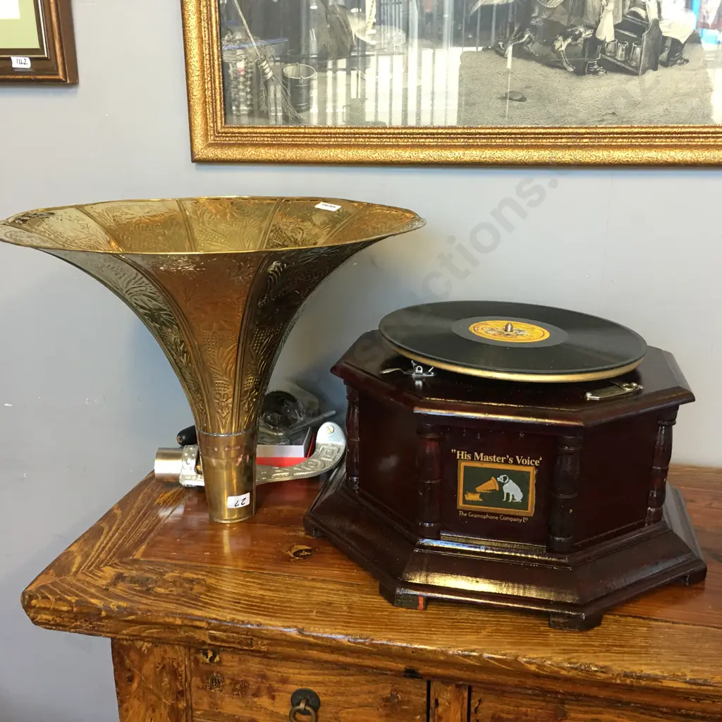 "His Masters Voice Gramophone" Image 1++