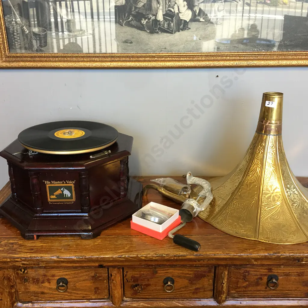 "His Masters Voice Gramophone" Image 1++