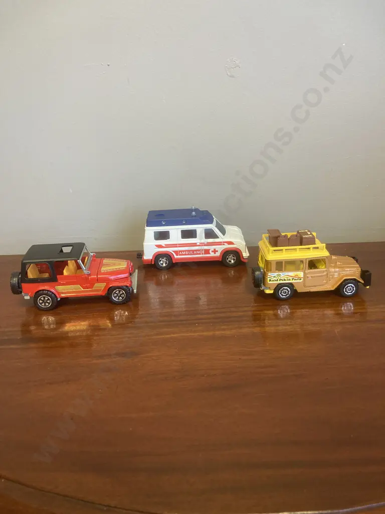 Vintage Majorette 1:36 Diecast Ambulance, Toyota Landcruiser & 1:32 Jeep Renegade Image 1++