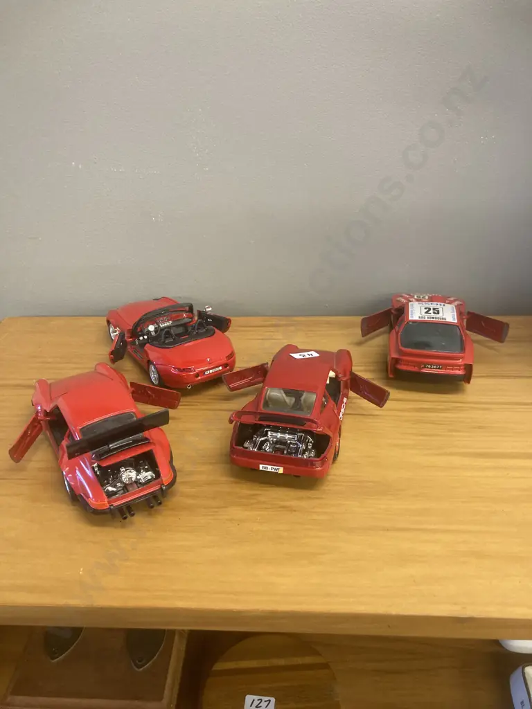 Burago Diecast 1:24 Porsche 959, 911, 924 Turbo & BMW Z8 Model Cars Image 1++