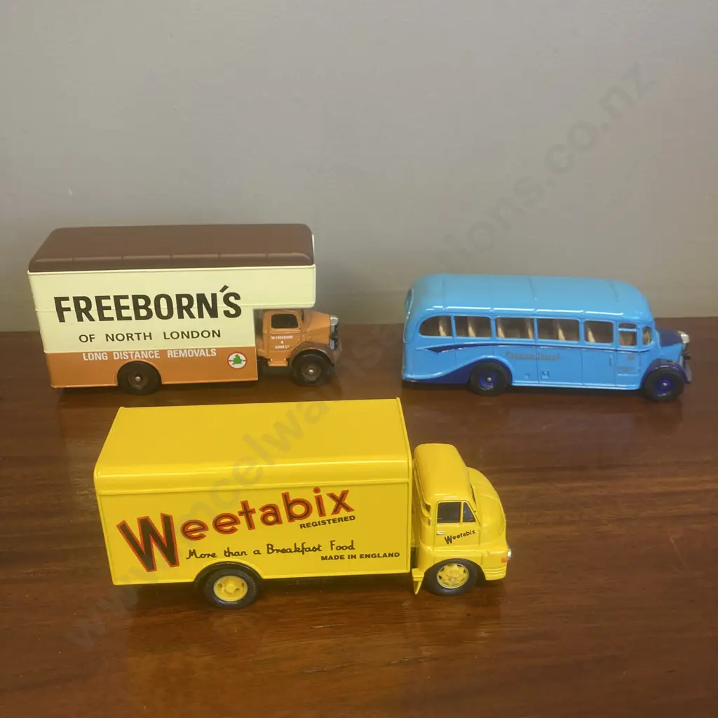 Vintage Corgi Freeborn's Luton Van, Bedford S Type Weetabix & Bedford O.B. Coach Premier Travel Image 1++