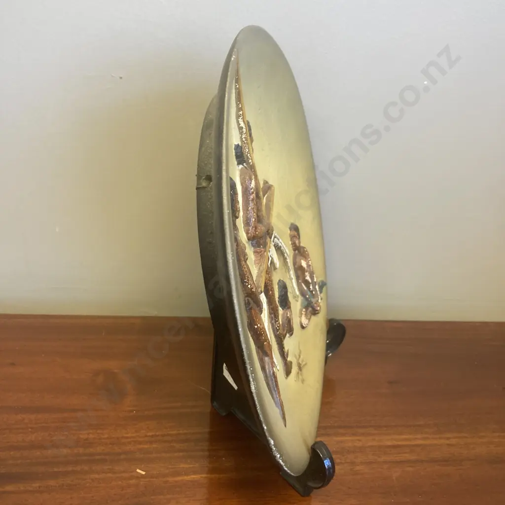 Rare 1950s Bossons Pottery England Chalkware Wall Plate - First Nations Aboriginal Gunyah Group, 28 x 31.5cm Image 1++