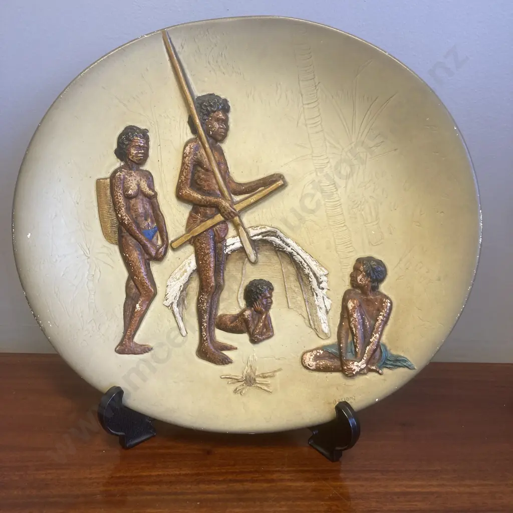 Rare 1950s Bossons Pottery England Chalkware Wall Plate - First Nations Aboriginal Gunyah Group, 28 x 31.5cm Image 1++