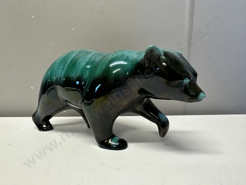 Vintage Blue Mountain Pottery Green Drip Glaze Pottery Bear, 14 x 28cm Image 1++