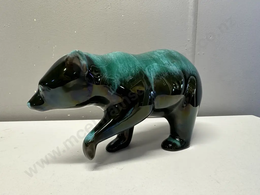 Vintage Blue Mountain Pottery Green Drip Glaze Pottery Bear, 14 x 28cm Image 1++
