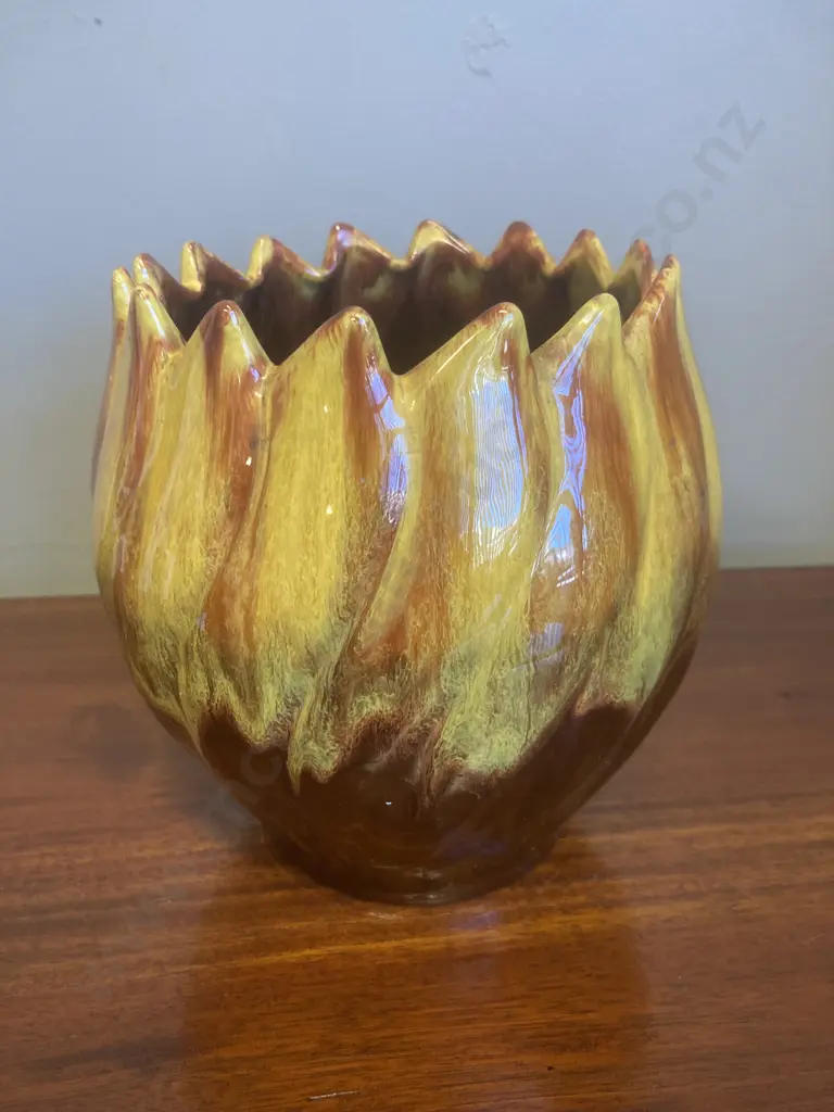 Vintage Blue Mountain Pottery Harvest Gold Glaze Tulip Planter, 17 x 16cm,  Three Trees Mark Image 1++