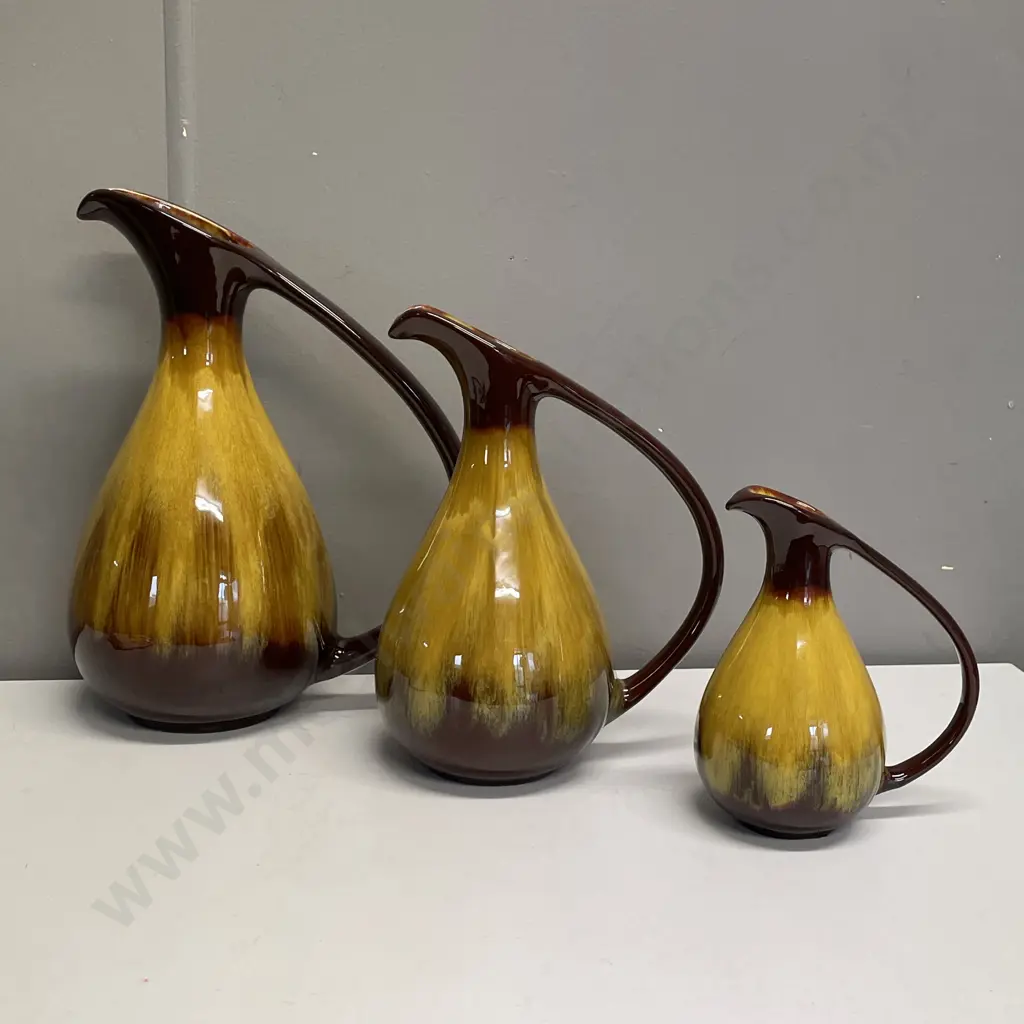 Trio of Mid Century Blue Mountain Jugs. H33cm, 27cm, 19cm Image 1++