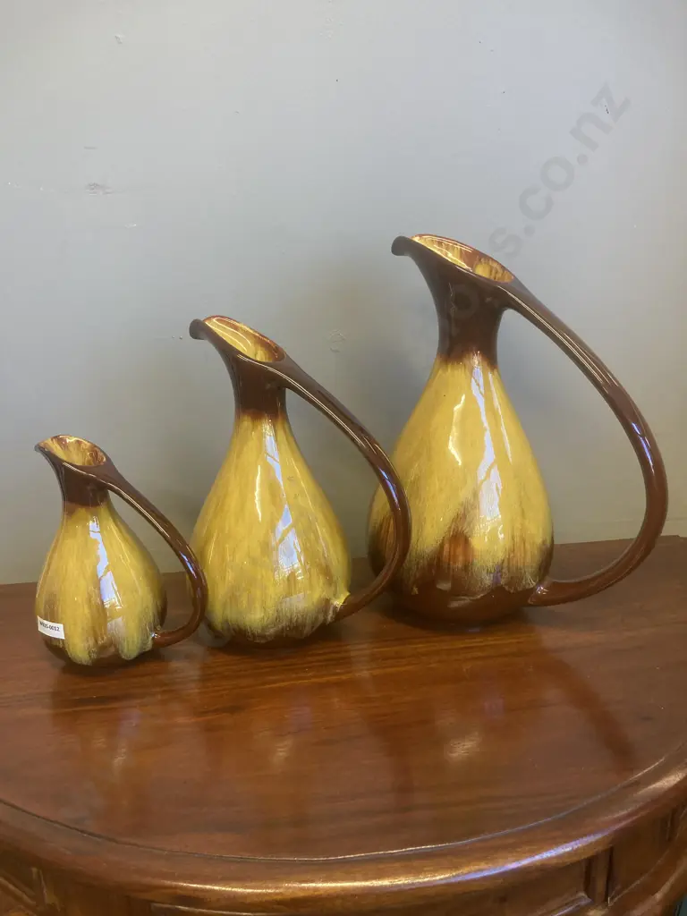 Vintage Blue Mountain Pottery Harvest Gold Glaze Set Of 3 Graduated Pottery Jugs, H19 to 33cm Image 1++