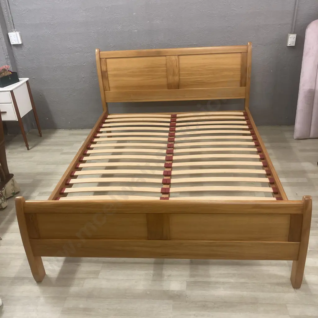 Danske Mobler Queen Size Bed - Solid Rimu Flexislat Bed Frame With a Sleepmaker Duracoil Capri Mattress Image 1++