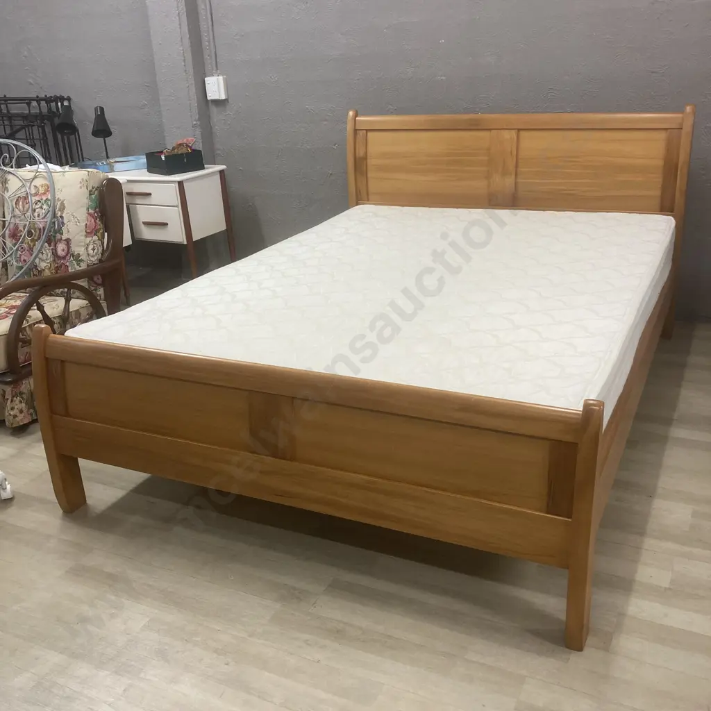 Danske Mobler Queen Size Bed - Solid Rimu Flexislat Bed Frame With a Sleepmaker Duracoil Capri Mattress Image 1++