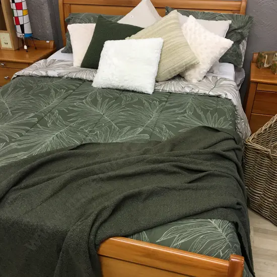 Queen Size Duvet Cover, Throw, Inner, Mattress Protector, Pillows, Pillow Cases & Assorted Cushions