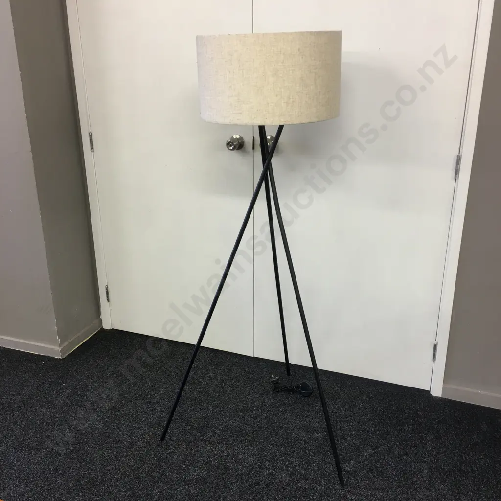 Tripod Floor Lamp With Linen Look Shade, H150cm Image 1++
