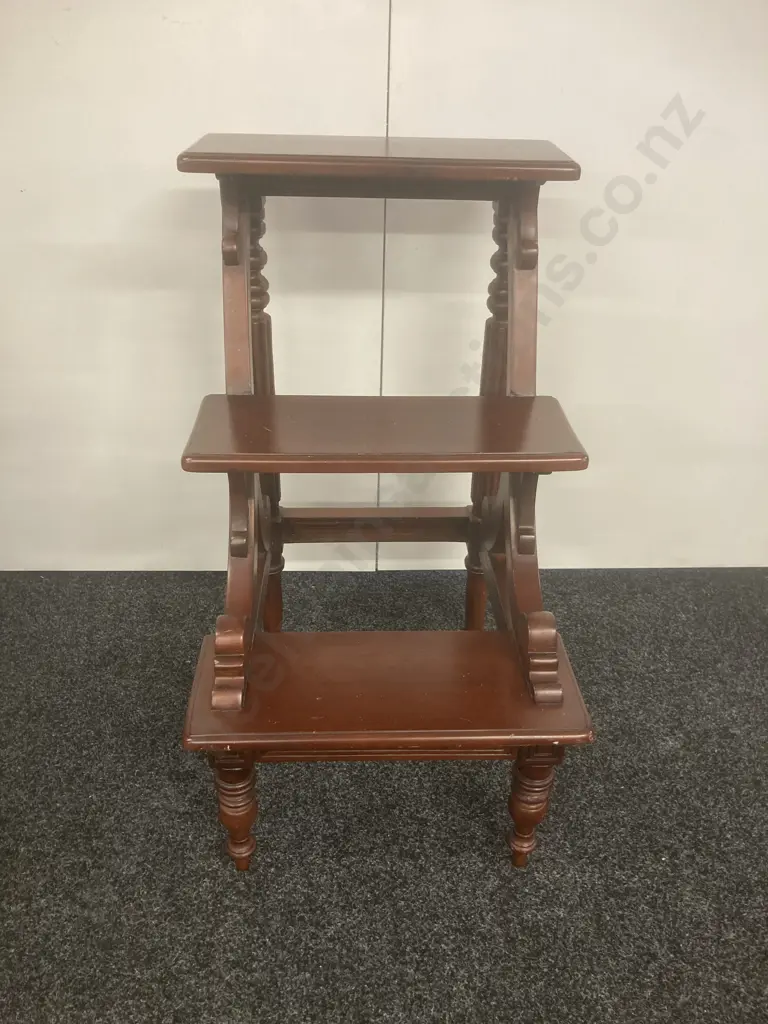 20th Century Reproduction Mahogany Set of Library Steps, On Turned Legs, H80 W45 D54cm Image 1++