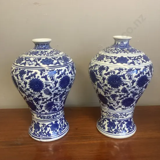 Pair of Chinese Blue & White Vases, 27cm