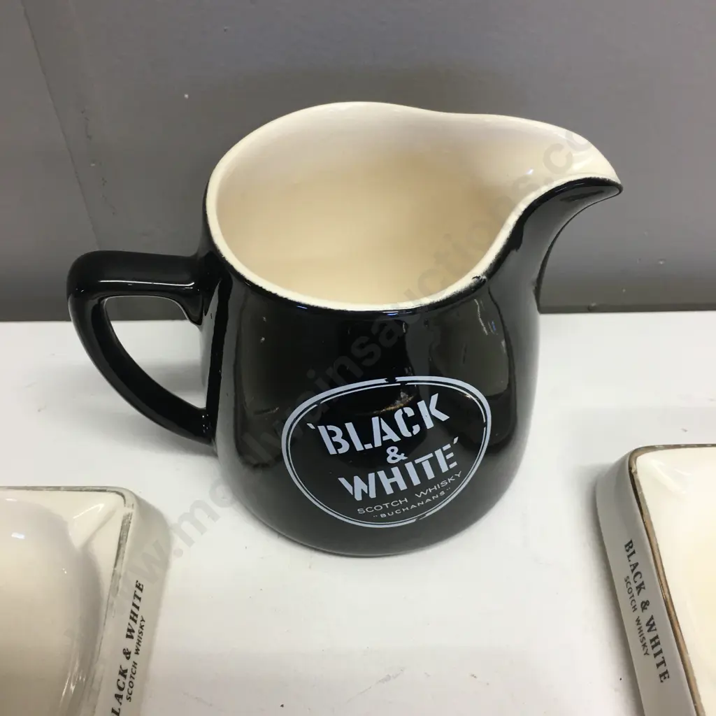 Vintage Buchanans Black & White Scotch Whisky Water Jug Wade Regicor With 3 x Wade PM Ashtrays Image 1++