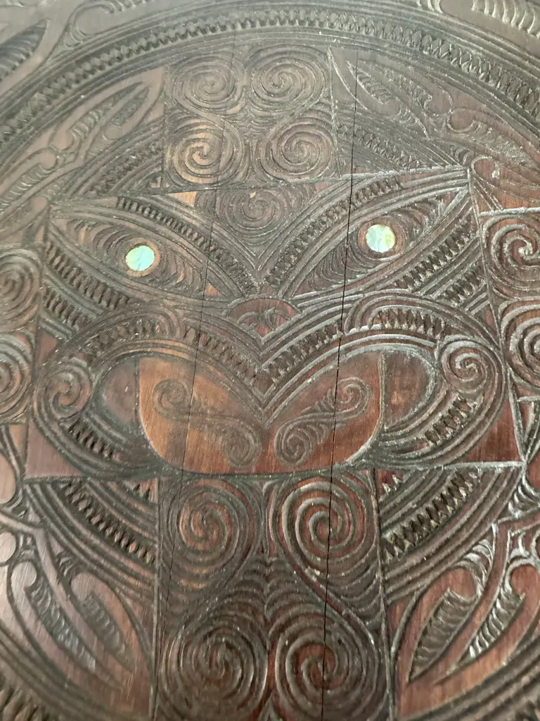 Retro Vintage Round Occasional Table. Native New Zealand Carved, Tri Legged With Paua Inlay, 40 x 40cm Image 1++