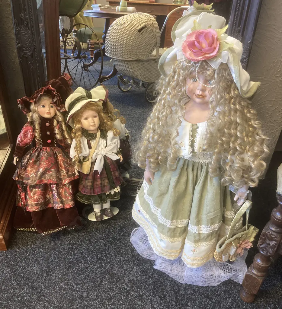 'Haley' 71cm Tall Porcelain Doll With Stand & Pair of Porcelain Dolls With Stands Image 1++