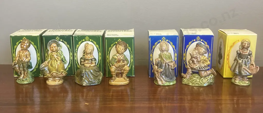 Vintage Wade England Large Nursery Favourites Porcelain Figurine Set of 7 of 24 In Original Boxes, 7.5cm Image 1++