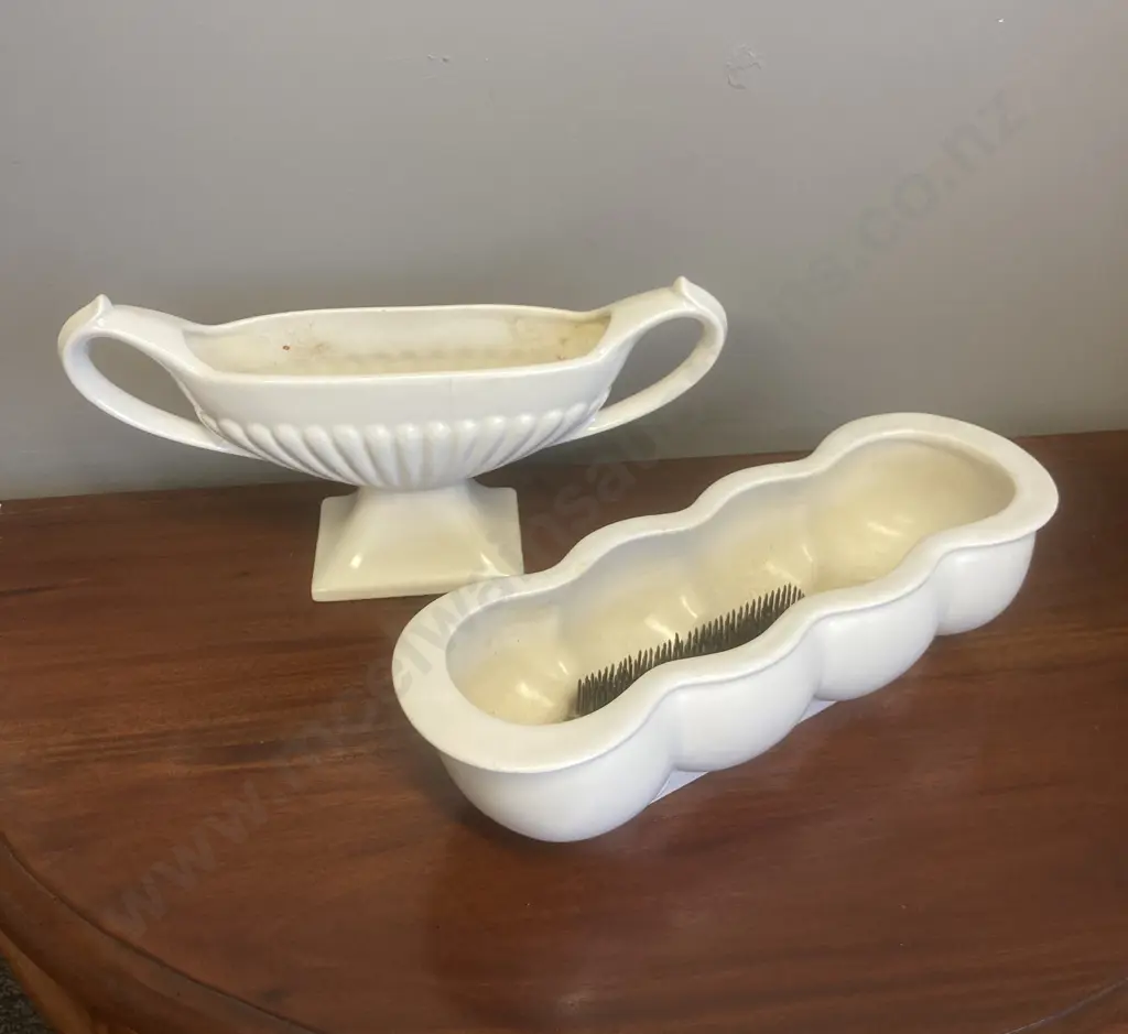 1930s Art Deco Dee Gee Twin Handled Stoneware Mantle Vase (af) And a Shorter & Son White Trough Vase 694 L/S Image 1++