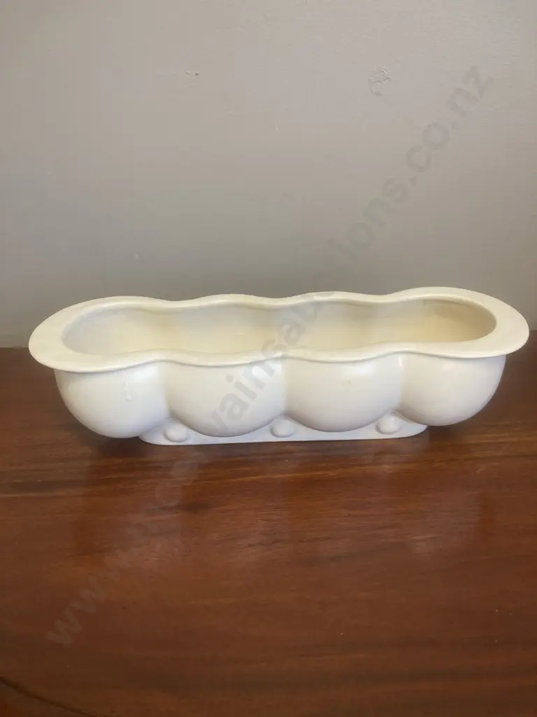 1930s Art Deco Dee Gee Twin Handled Stoneware Mantle Vase (af) And a Shorter & Son White Trough Vase 694 L/S Image 1++