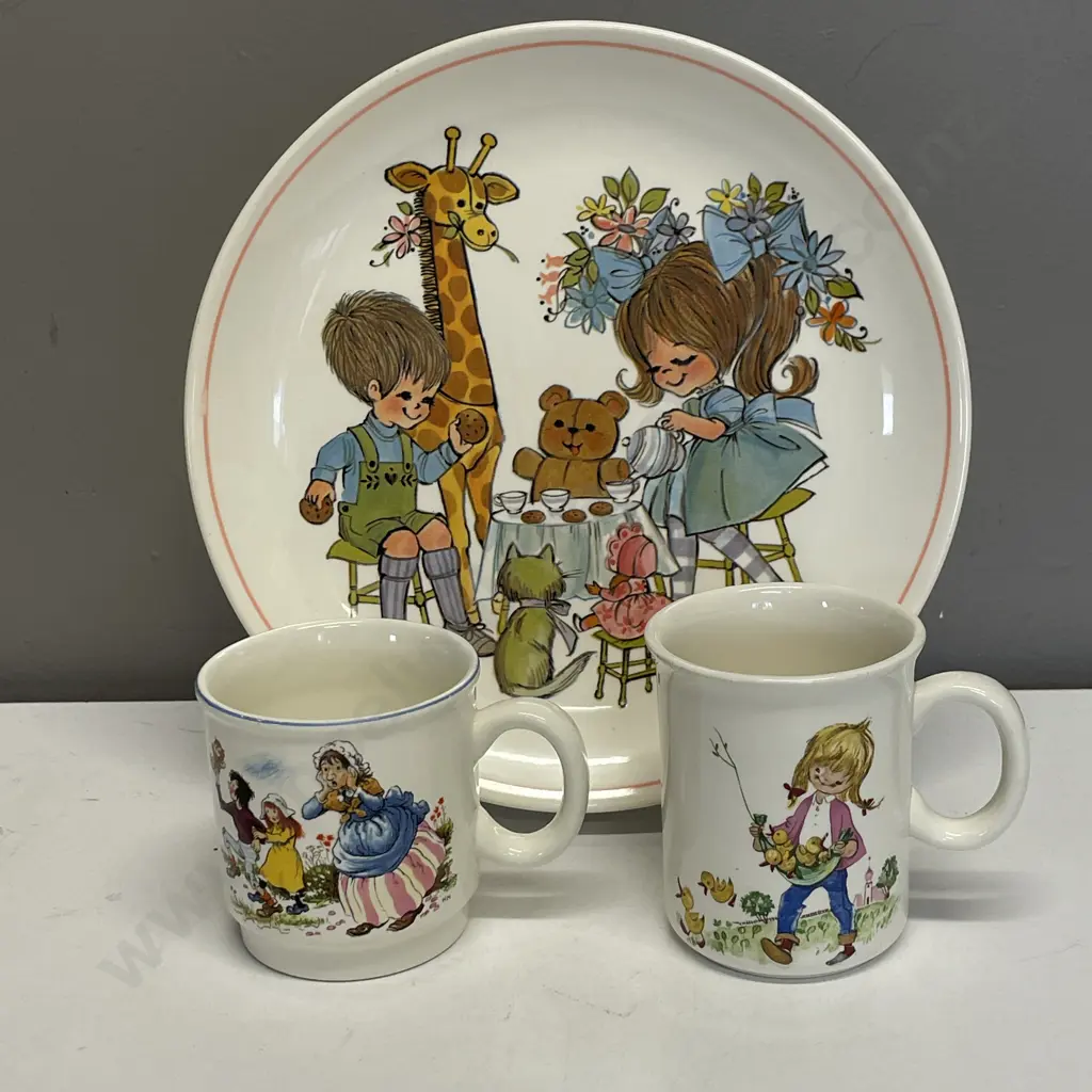 Crown Lynn Nursery Novelties Plate and two Mugs Image 1++
