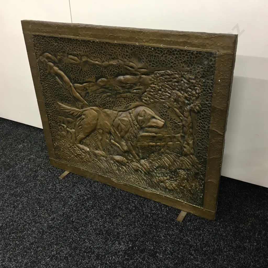 Beaten Copper Firescreen With Repousse Dog, 56 x 67cm Image 1++