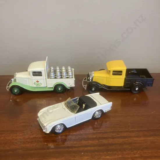 Elicor Diecast 1:43 1932 Ford Carlsberg Beer, Triumph T R 5 & 1932 Ford Pick-up Yellow & Black