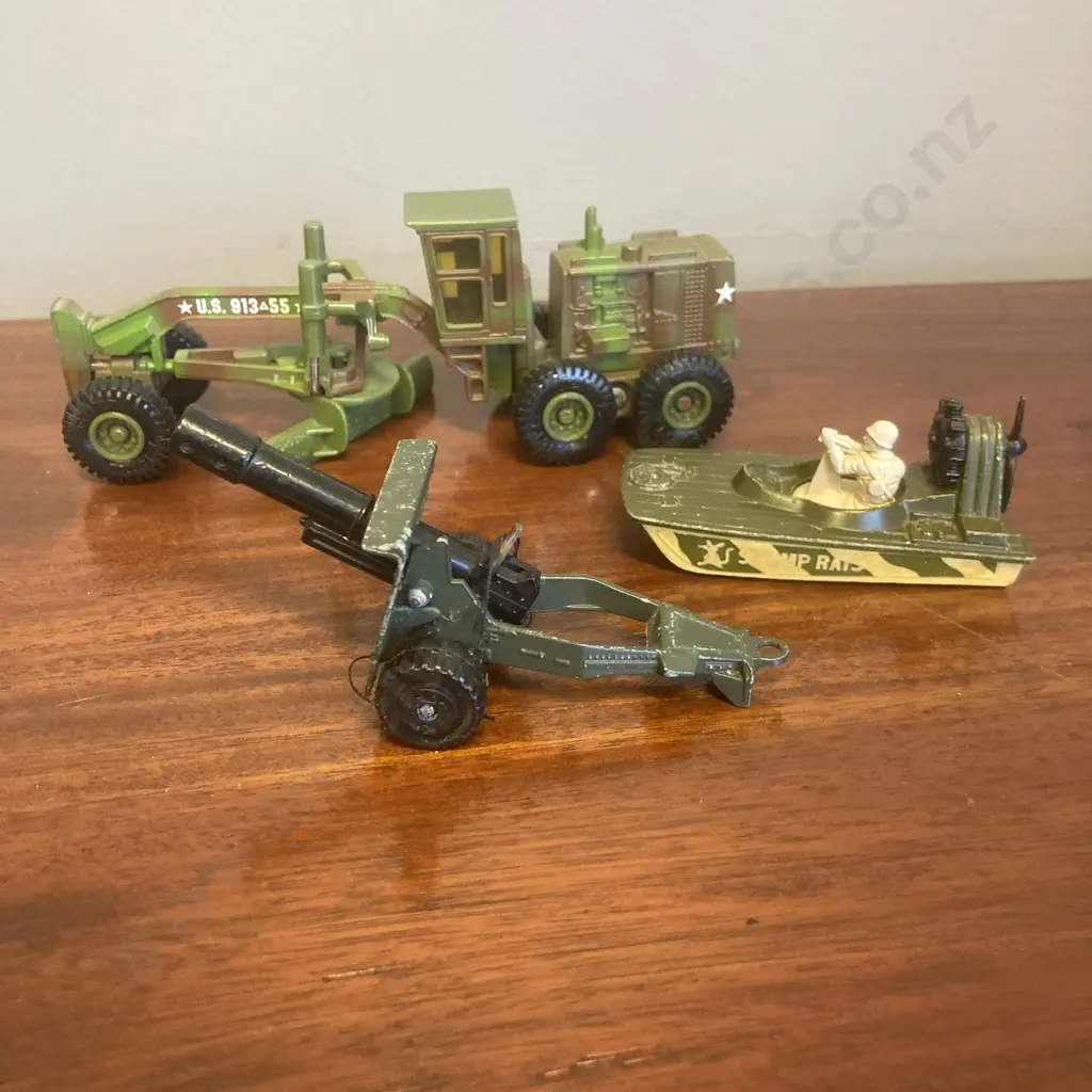 Vintage Ertl USA Caterpillar Tractor Motor Grader, Matchbox K116 Field Gun, Matchbox Superfast No30 Swamp Rat Image 1++