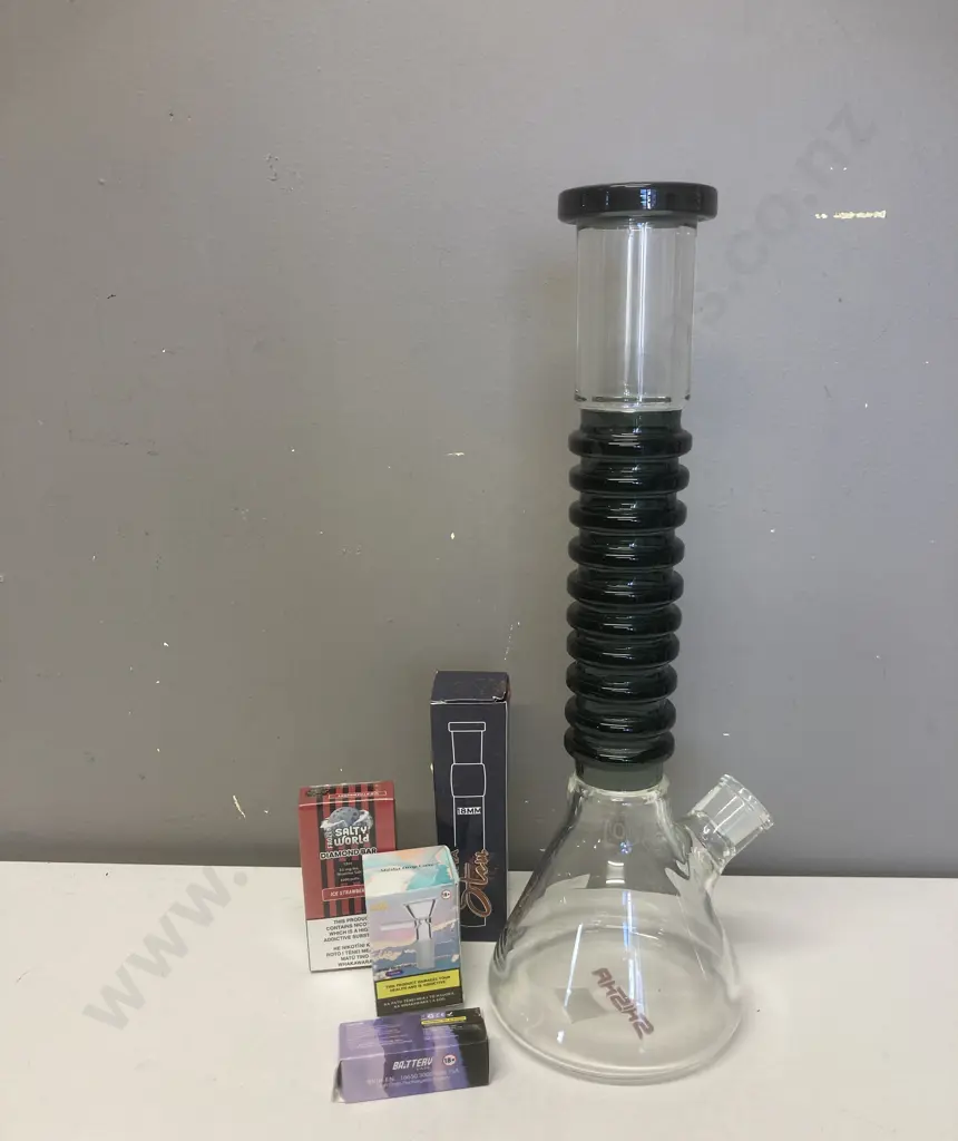 Assorted Shisha & Vape Products Image 1++