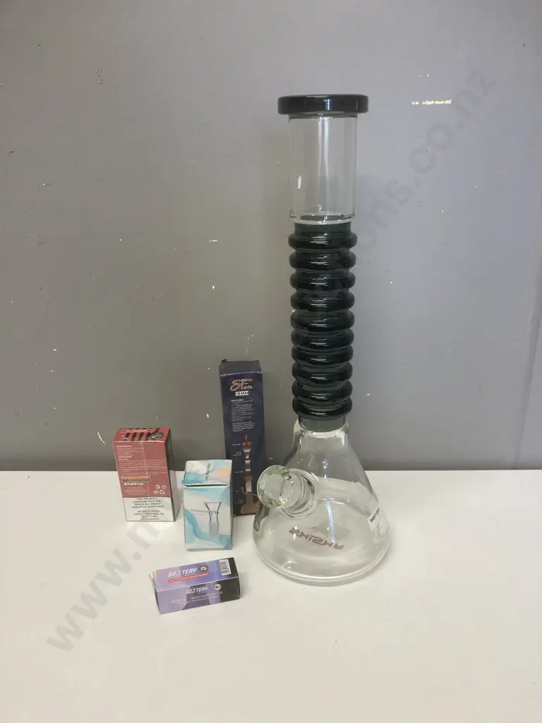 Assorted Shisha & Vape Products Image 1++