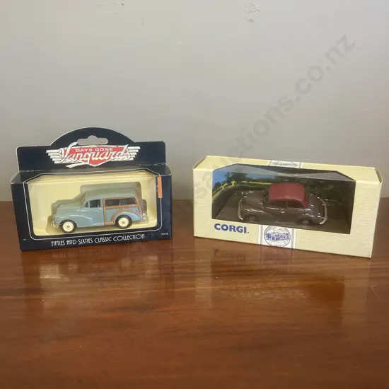 Lledo Vanguards 1960 Grey Morris Minor Traveller & Corgi Morris Minor Convertible