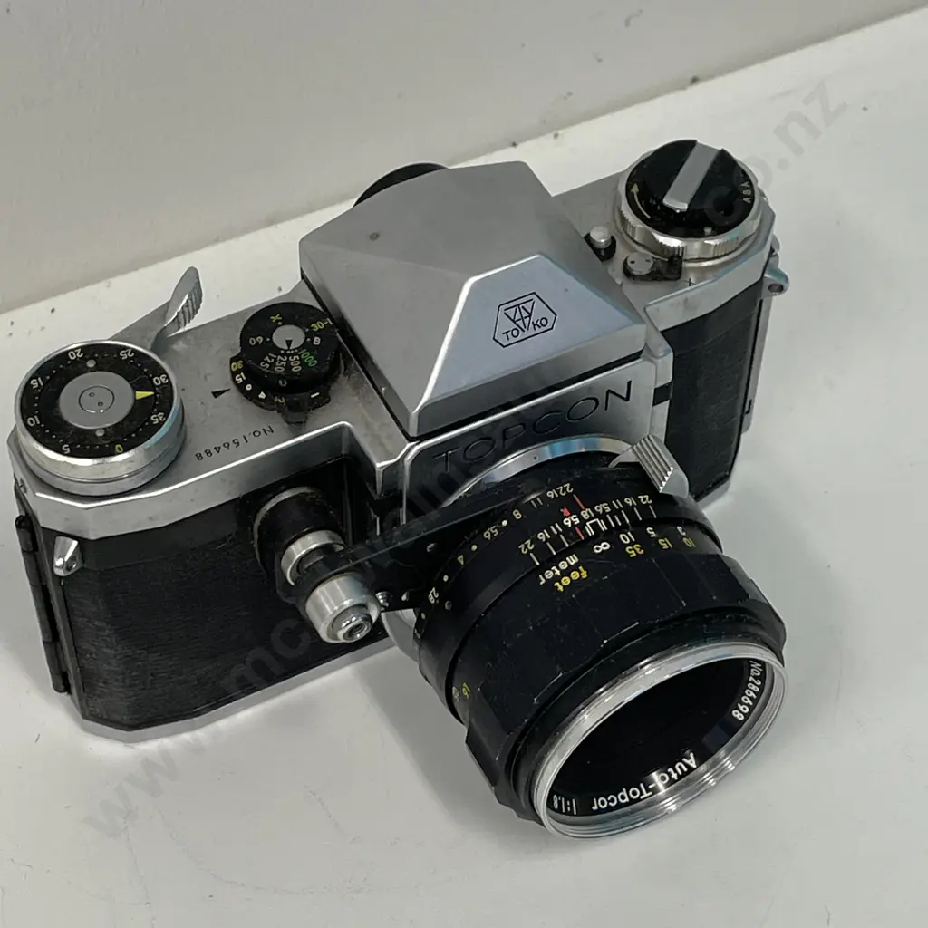Vintage Topcon Camera No. 156488 with Auto-Topcor 1:1,8 Lens Image 1++