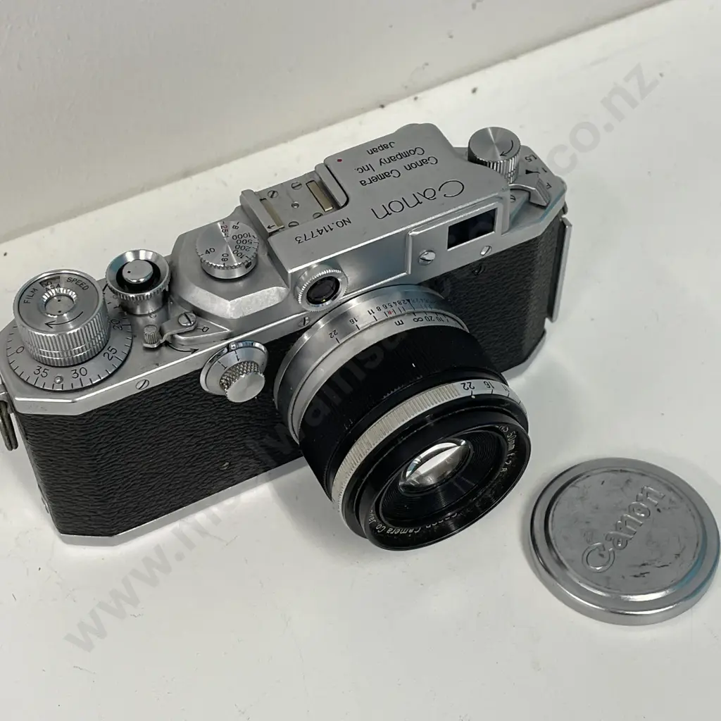 Vintage Canon Rangefinder with 50mm Canon Lens. No 114773 Image 1++