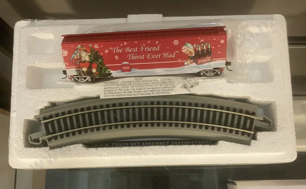 Bradford Exchange The COCA-COLA Through The Years Express Trains Collection With a Controller / Wallpack, HO Scale Image 1++