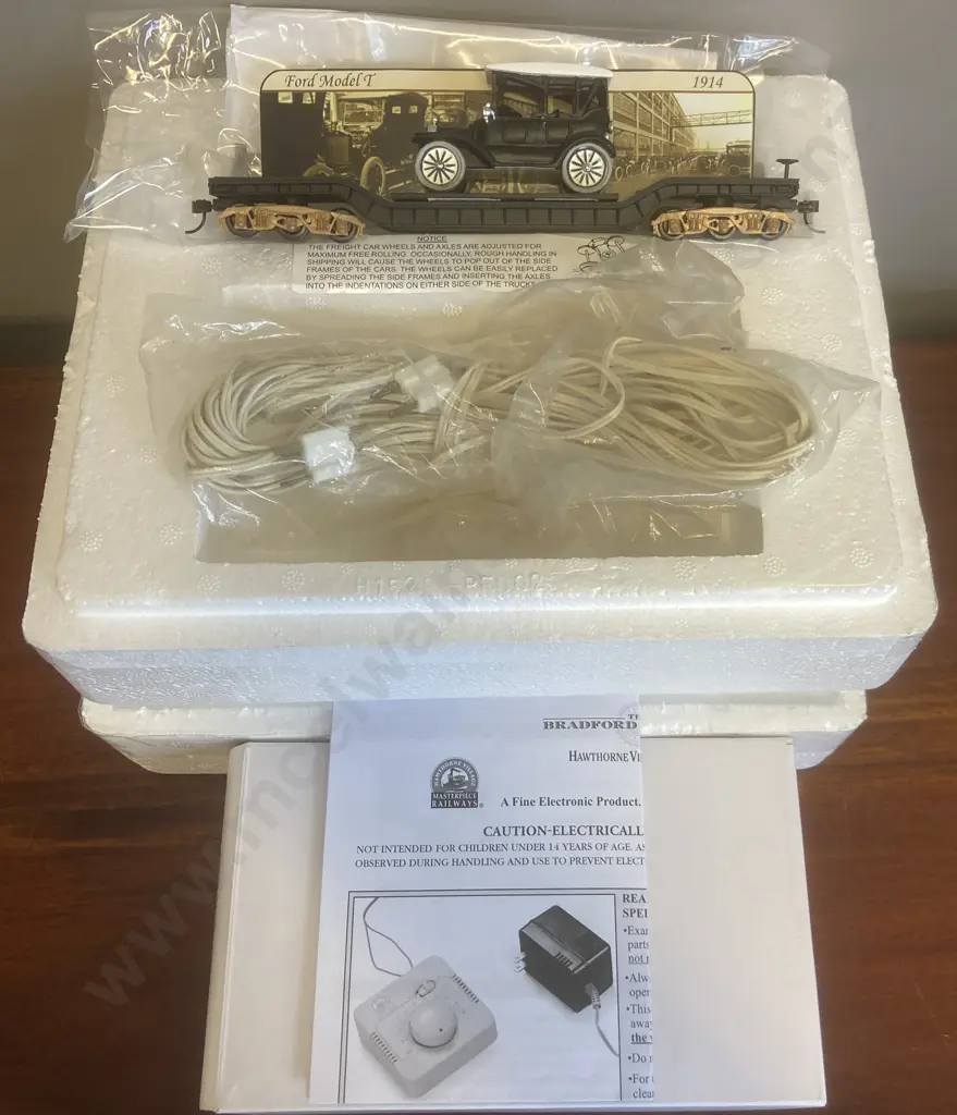 Bradford Exchange Hawthorne Village HO Scale Ford Model T Roadster Car & Flatcar With a Controller / Wallpack Image 1++